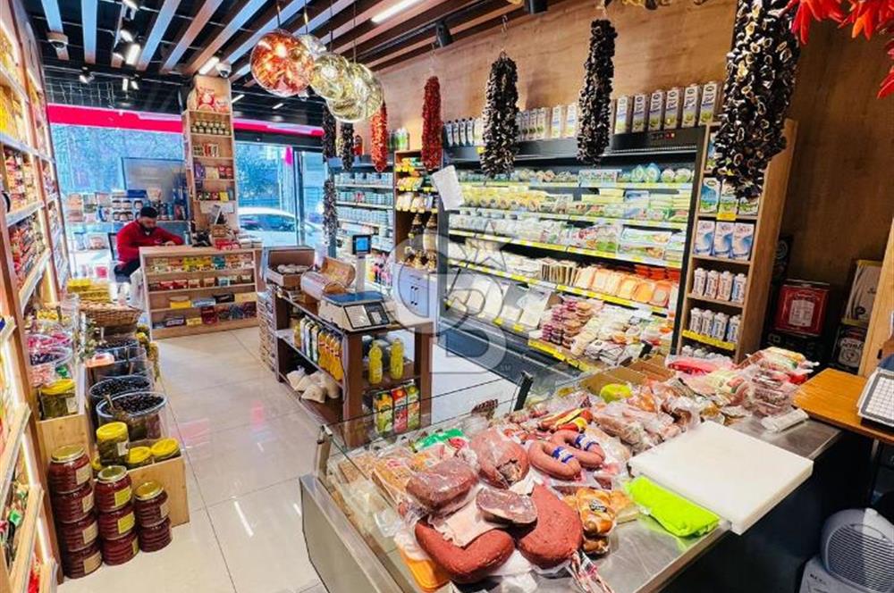 BAYRAMPAŞADA ACİL CADDEYE YAKIN İKİ KATLI SATILIK DÜKKAN