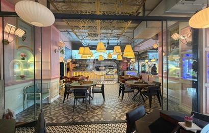 BAŞAKŞEHİR AHŞAP ÇARŞIDA LÜKS KONSEPTLİ,DEVREN KİRALIK KAFE