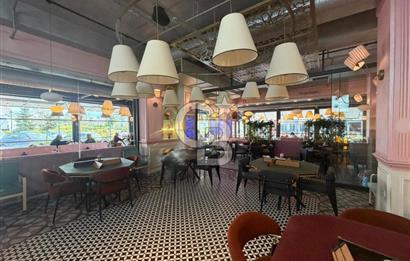 BAŞAKŞEHİR AHŞAP ÇARŞIDA LÜKS KONSEPTLİ,DEVREN KİRALIK KAFE