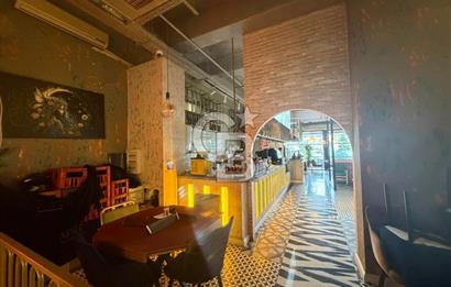 BAŞAKŞEHİR AHŞAP ÇARŞIDA LÜKS KONSEPTLİ,DEVREN KİRALIK KAFE