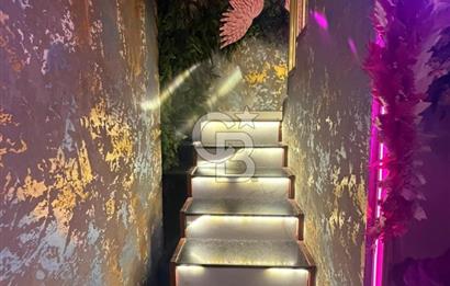 BAŞAKŞEHİR AHŞAP ÇARŞIDA LÜKS KONSEPTLİ,DEVREN KİRALIK KAFE