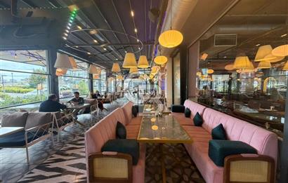 BAŞAKŞEHİR AHŞAP ÇARŞIDA LÜKS KONSEPTLİ,DEVREN KİRALIK KAFE