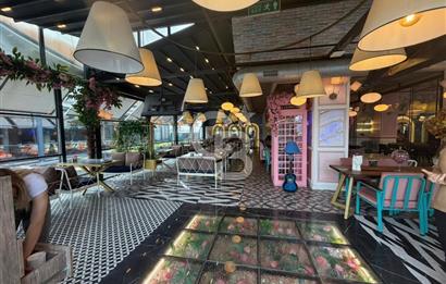 BAŞAKŞEHİR AHŞAP ÇARŞIDA LÜKS KONSEPTLİ,DEVREN KİRALIK KAFE