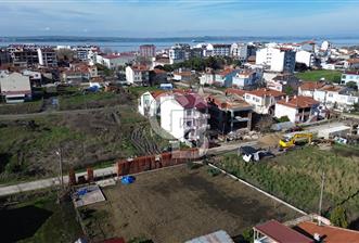 LAPSEKİ ÇARDAK’TA 3 KAT İMARLI SATILIK ARSA   - 1 - 335626