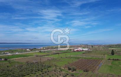 📍ÇARDAK’TA MERKEZİ KONUMDA ŞEFTALİ AĞAÇLI SATILIK TARLA 