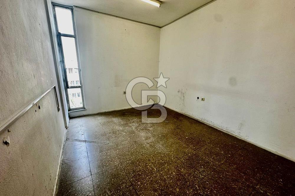 GIDA ÇARŞISI'NIN TAM MERKEZİNDE SATILIK OFİS FIRSATI