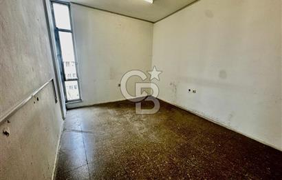 GIDA ÇARŞISI'NIN TAM MERKEZİNDE SATILIK OFİS FIRSATI