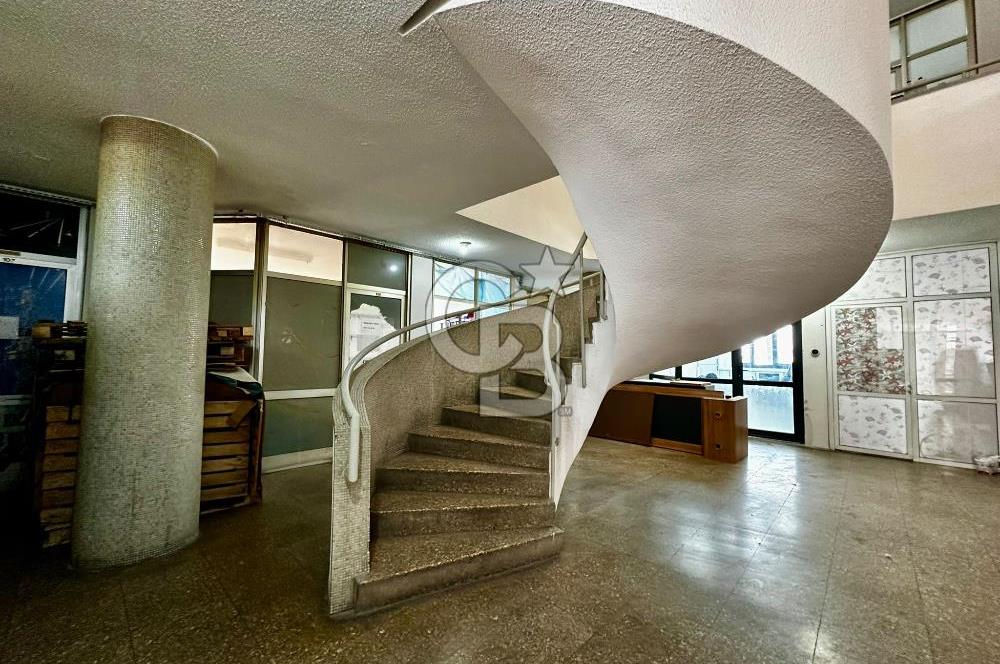 GIDA ÇARŞISI'NIN TAM MERKEZİNDE SATILIK OFİS FIRSATI