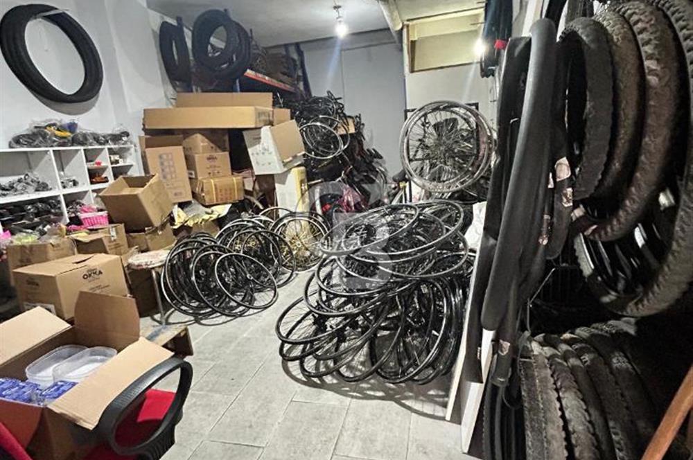 SAPANCA Çayiçi Mevkiinde SATILIK DÜKKAN