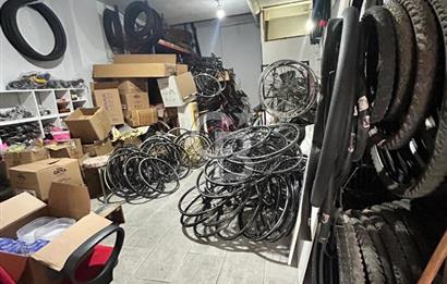 SAPANCA Çayiçi Mevkiinde SATILIK DÜKKAN