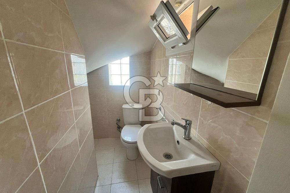 Urla Çeşmealtı'nda Havuzlu Site İçinde 3+1 Kiralık Villa