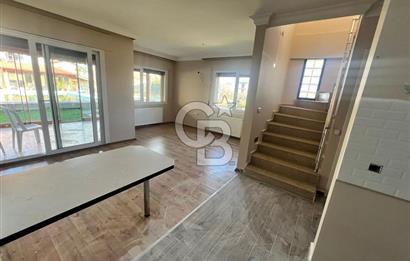 Urla Çeşmealtı'nda Havuzlu Site İçinde 3+1 Kiralık Villa