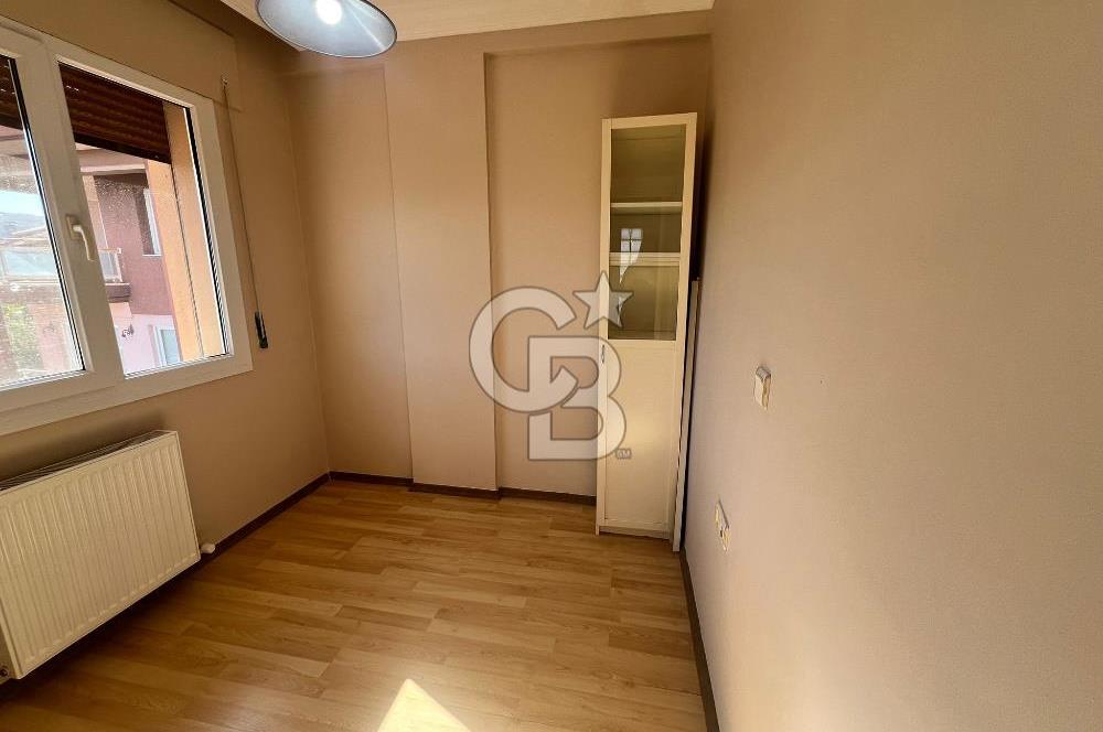 Urla Çeşmealtı'nda Havuzlu Site İçinde 3+1 Kiralık Villa