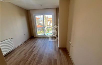Urla Çeşmealtı'nda Havuzlu Site İçinde 3+1 Kiralık Villa