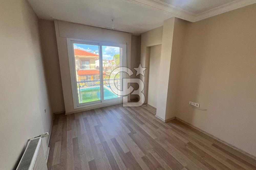 Urla Çeşmealtı'nda Havuzlu Site İçinde 3+1 Kiralık Villa