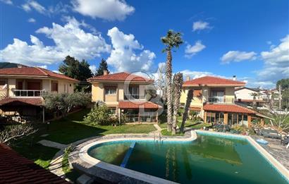 Urla Çeşmealtı'nda Havuzlu Site İçinde 3+1 Kiralık Villa