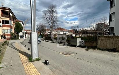 SAPANCA Çayiçi Mevkiinde SATILIK DÜKKAN