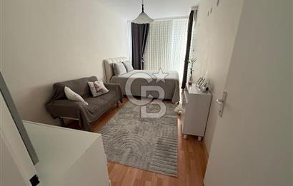 Balçova Çetin Emeç'te Köşe Konumda Manzaralı Satılık 3+1 Daire