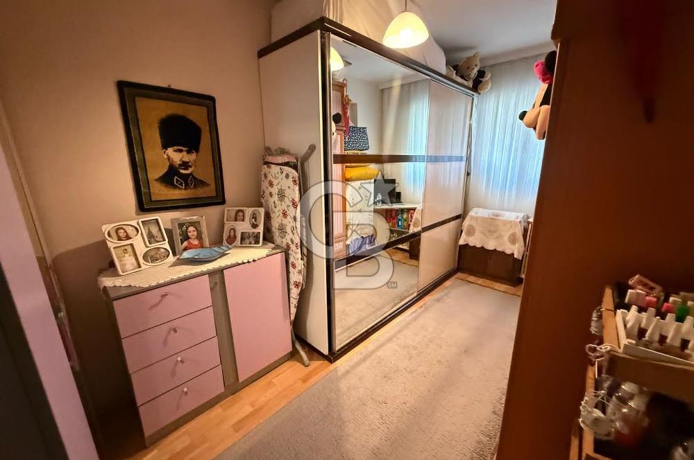 Balçova Çetin Emeç'te Köşe Konumda Manzaralı Satılık 3+1 Daire