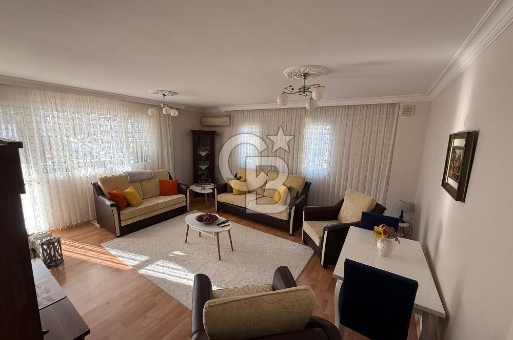 Balçova Çetin Emeç'te Köşe Konumda Manzaralı Satılık 3+1 Daire