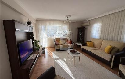 Balçova Çetin Emeç'te Köşe Konumda Manzaralı Satılık 3+1 Daire