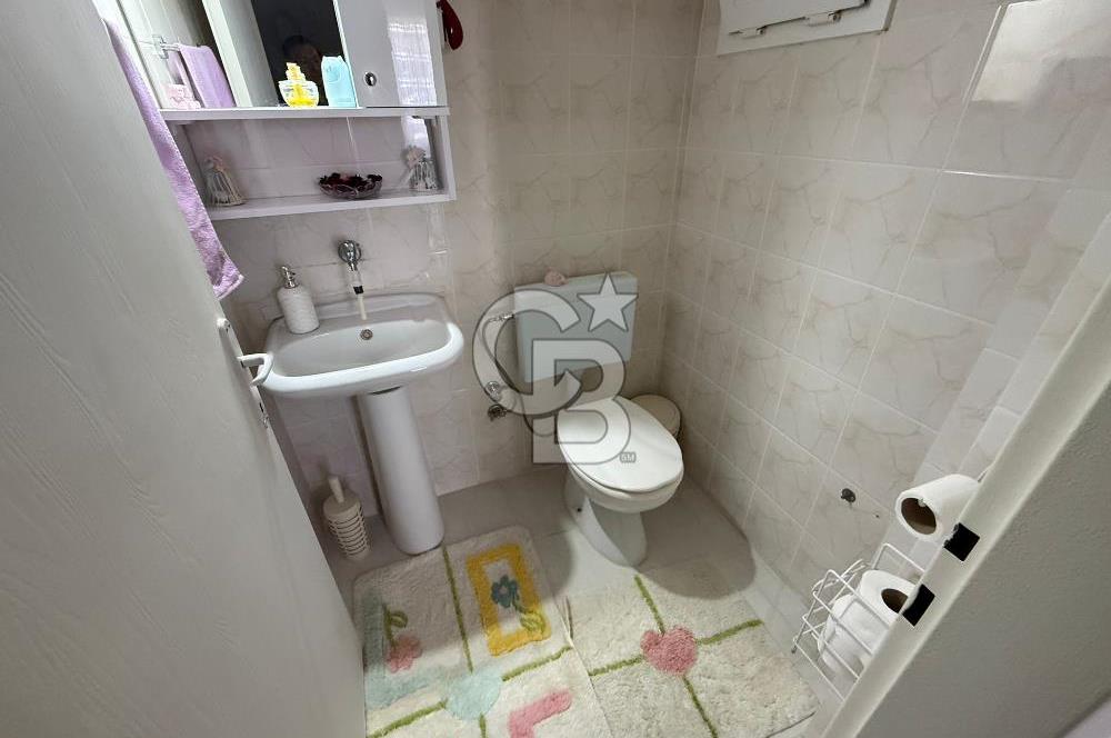 Balçova Çetin Emeç'te Köşe Konumda Manzaralı Satılık 3+1 Daire