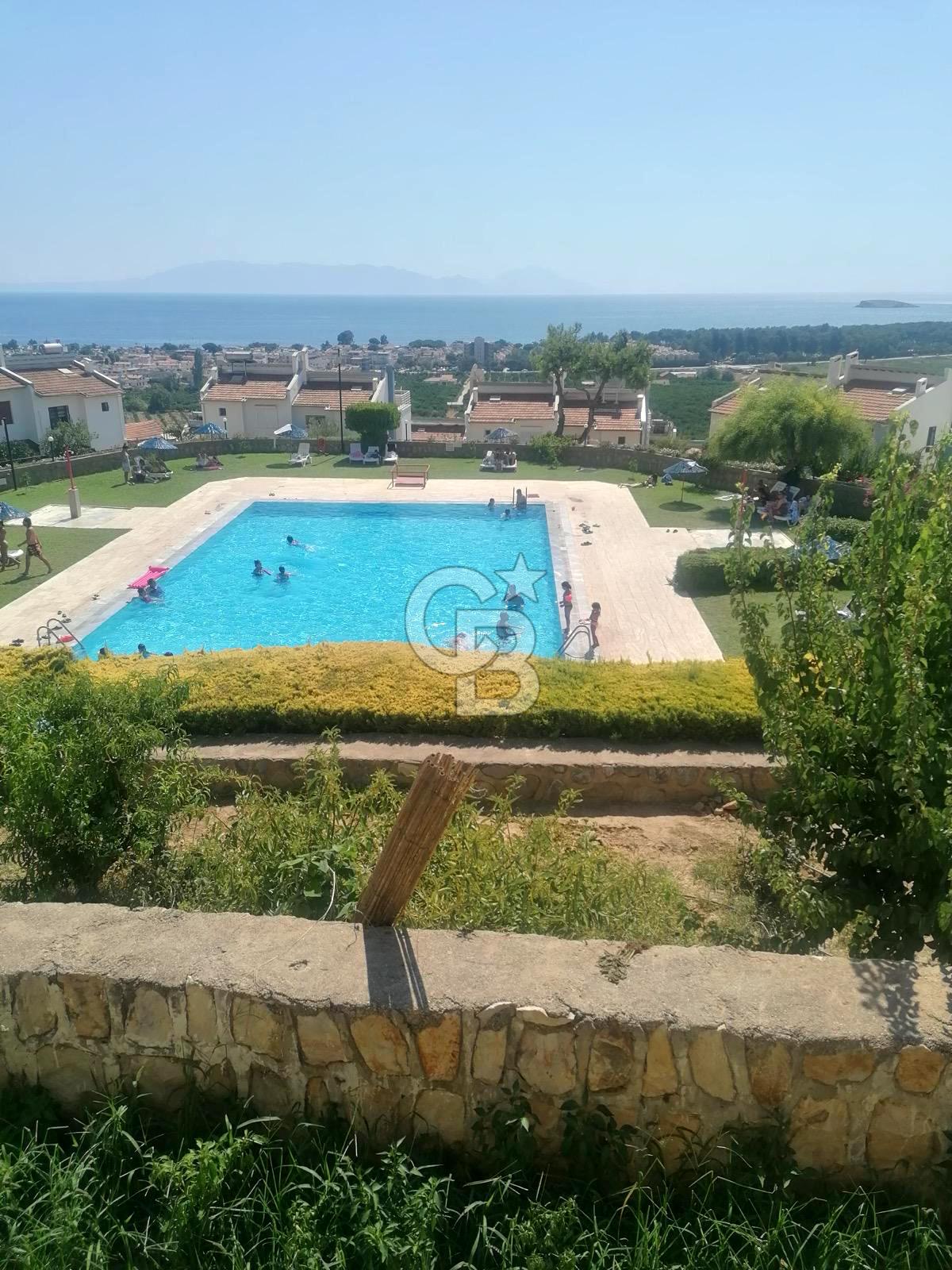 ÖZDERE ORTA MAHALLE YAKAMOZ SİTESİ'nde SATILIK 3+1 VİLLA