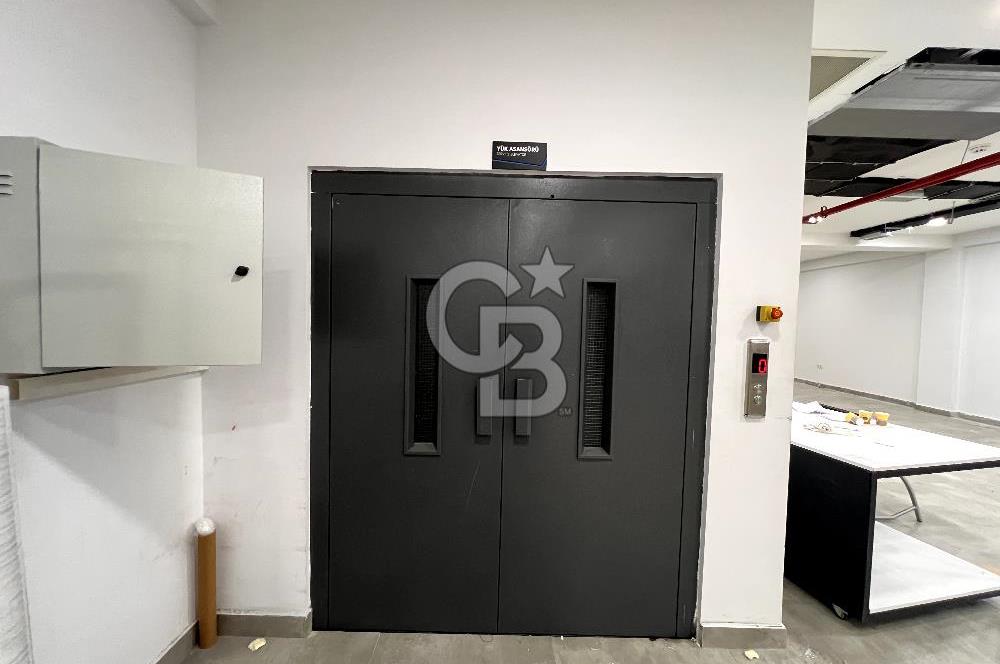 ASTOR PLAZA'DA FULL YAPILI 1000m2 LÜKS EŞYALI KİRALIK İŞ YER