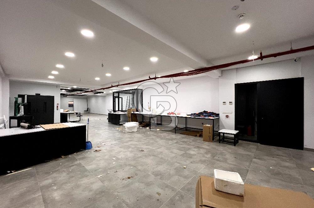 ASTOR PLAZA'DA FULL YAPILI 1000m2 LÜKS EŞYALI KİRALIK İŞ YER