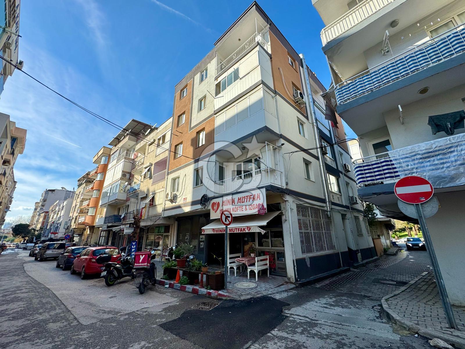 Bornova Aşık Veysel Parkı Karşısı Satılık Doğalgazlı 2+1 Daire