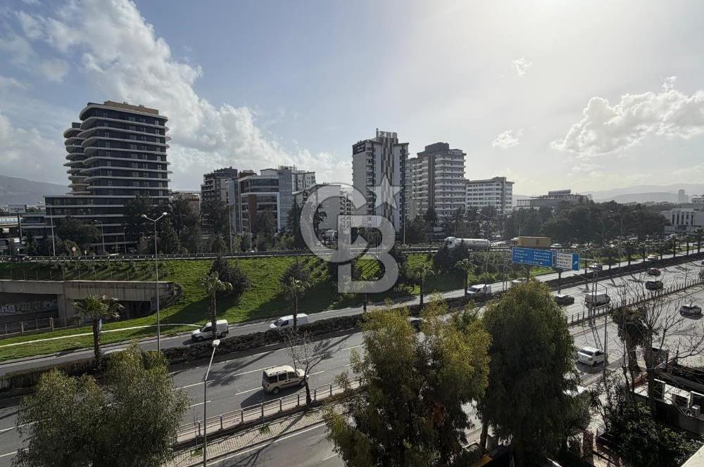 Kazımdirik Mahallesi'nde Ankara Cad. Üzeri Kiralık 4+1 Daire