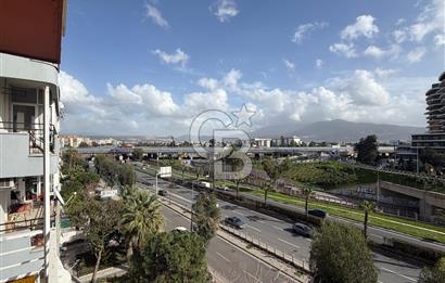 Kazımdirik Mahallesi'nde Ankara Cad. Üzeri Kiralık 4+1 Daire