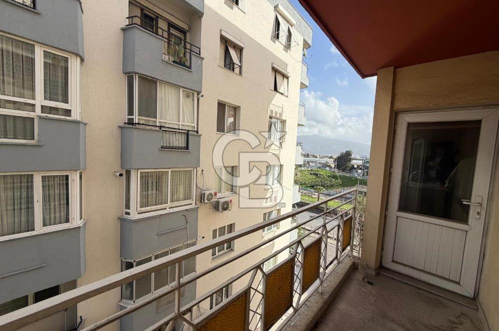 Kazımdirik Mahallesi'nde Ankara Cad. Üzeri Kiralık 4+1 Daire