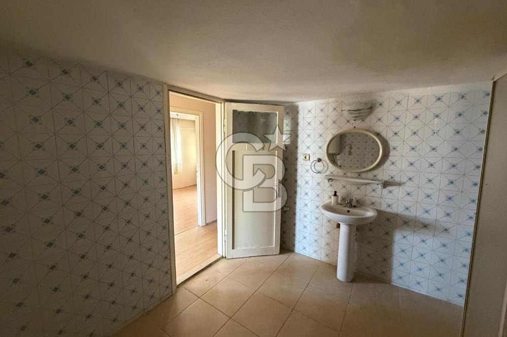 Kazımdirik Mahallesi'nde Ankara Cad. Üzeri Kiralık 4+1 Daire