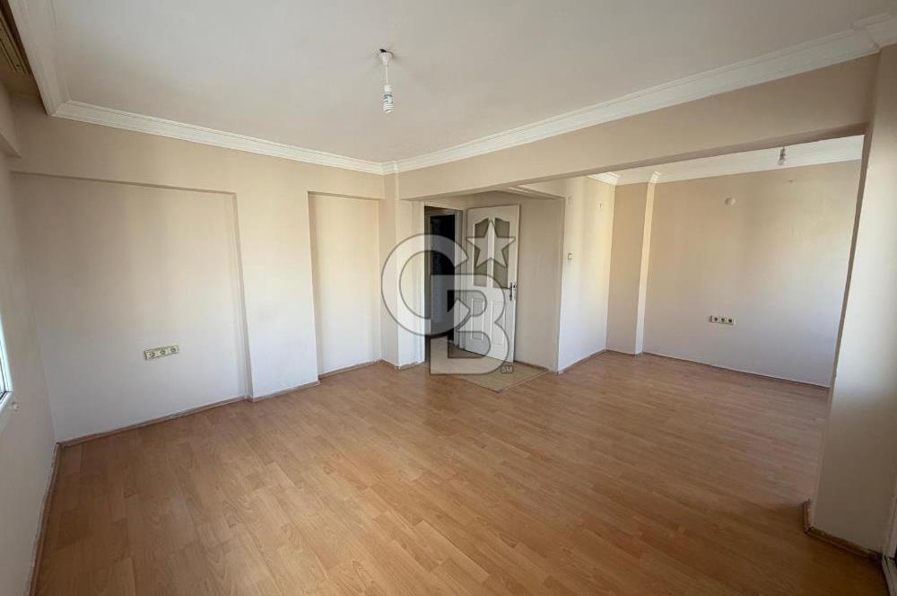 Kazımdirik Mahallesi'nde Ankara Cad. Üzeri Kiralık 4+1 Daire