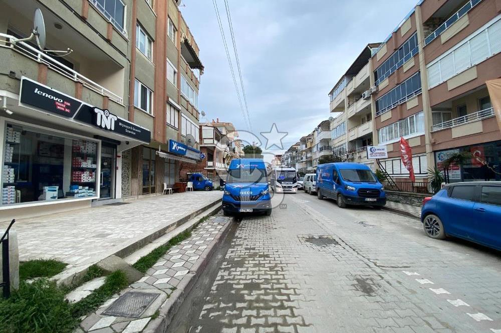 AKÇAY MERKEZDE MİNİBÜS YOLUNDA 100 M² SATILIK DÜKKAN