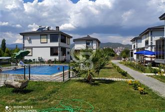 BALIKESİR EDREMİT KÖRFEZİ'NDE HAVUZLU SİTEDE SATILIK 5+2 TRİPLEKS VİLLA  - 1 - 335868