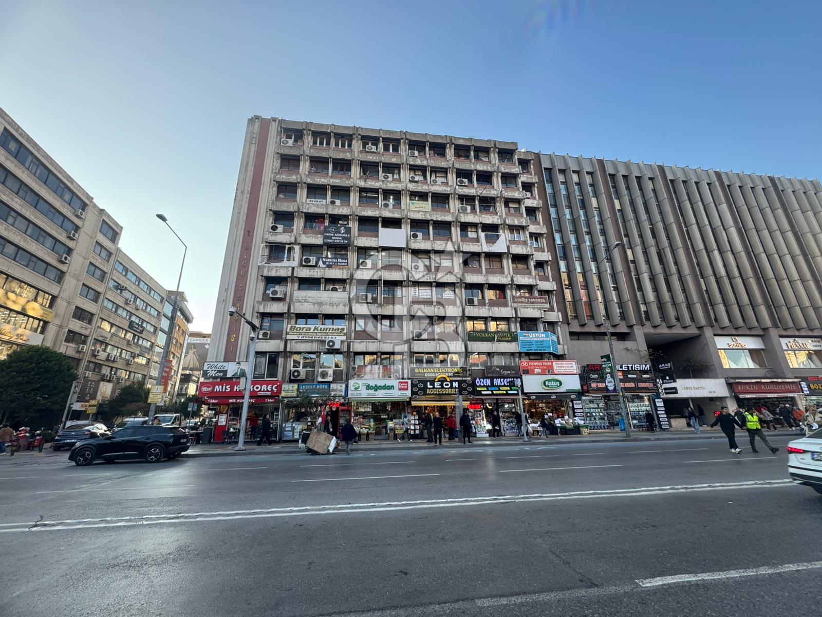 Konak Çankaya merkezde iş hanı içerisinde 40 m² Kiralık Ofis