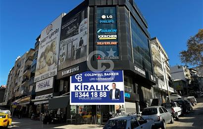 İzmir Konak'ta 7 Katlı Kiralık Dükkan / Mağaza
