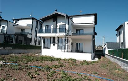 KAHRAMANKAZAN DA SATILIK 390 M2 PRESTİJLİ VİLLA