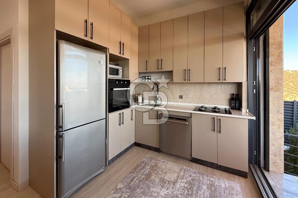 ÇANDARLI'DA DENİZ MANZARALI HAVUZLU SATILIK TRİPLEVİLLA