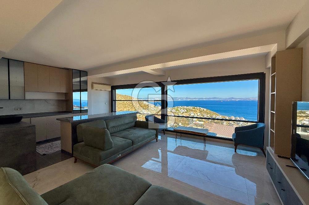 ÇANDARLI'DA DENİZ MANZARALI HAVUZLU SATILIK TRİPLEVİLLA