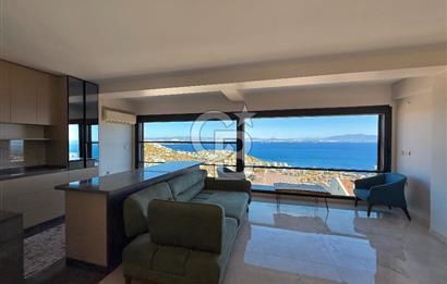 ÇANDARLI'DA DENİZ MANZARALI HAVUZLU SATILIK TRİPLEVİLLA