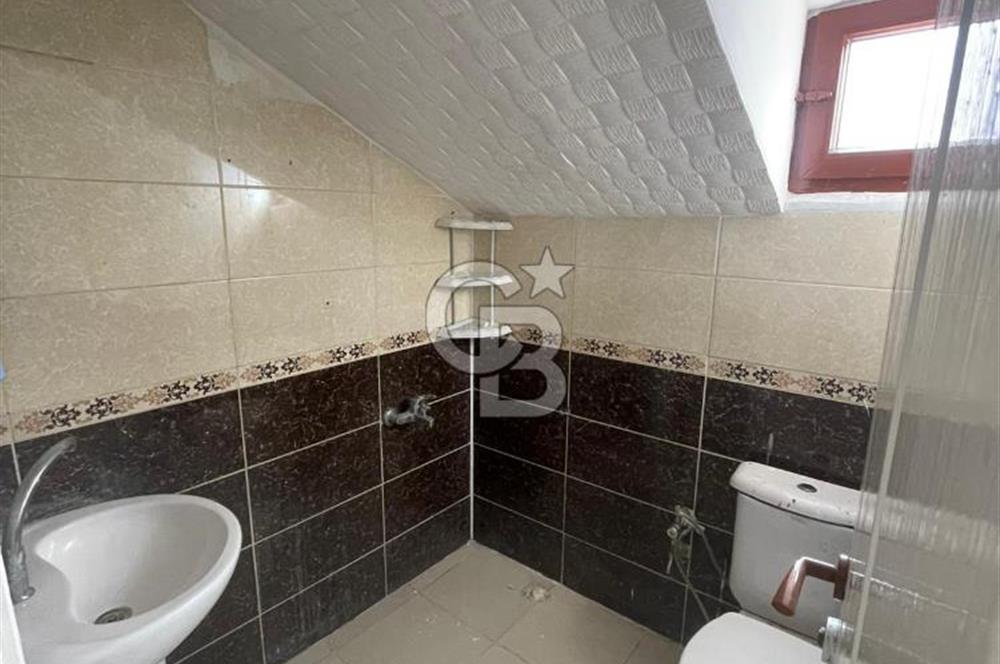 KARLIBAYIR DA BELEDİYE BİNASINA KOMŞU SATILIK DUBLEKS