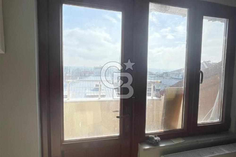 KARLIBAYIR DA BELEDİYE BİNASINA KOMŞU SATILIK DUBLEKS