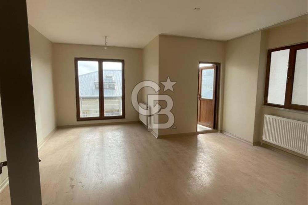 KARLIBAYIR DA BELEDİYE BİNASINA KOMŞU SATILIK DUBLEKS