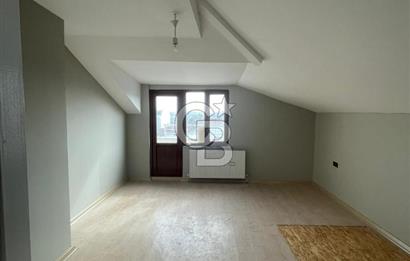 KARLIBAYIR DA BELEDİYE BİNASINA KOMŞU SATILIK DUBLEKS