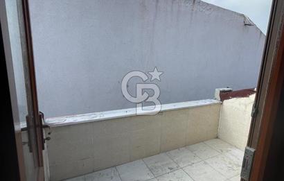 KARLIBAYIR DA BELEDİYE BİNASINA KOMŞU SATILIK DUBLEKS