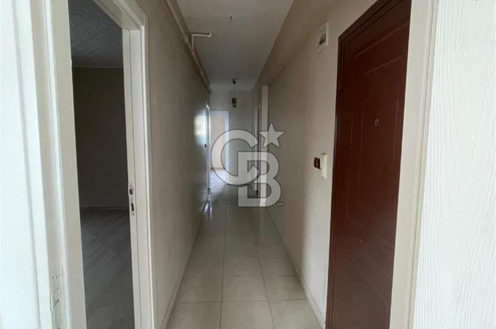 KARLIBAYIR DA BELEDİYE BİNASINA KOMŞU SATILIK DUBLEKS