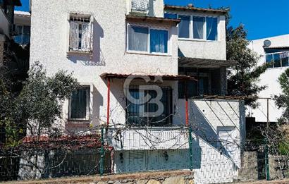 Bodrum bank ev sahil sitesinde denize 50 mt fırsat üst dubleks